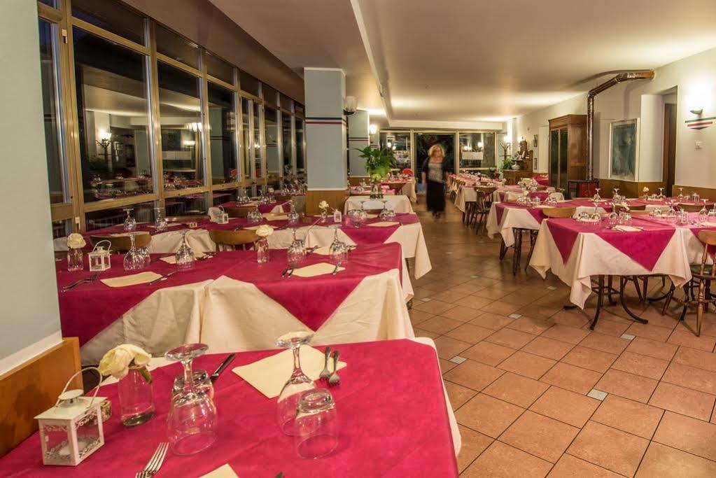 Hotel Funivia Laveno-Mombello Zewnętrze zdjęcie